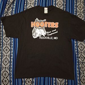 Vtg 90s Hooters Rockville MD T-Shirt XL Deadstock NWOT New Improved Logo